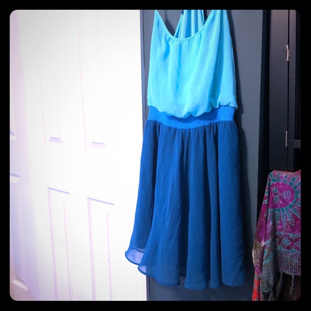 Adorable color block sun dress 👗